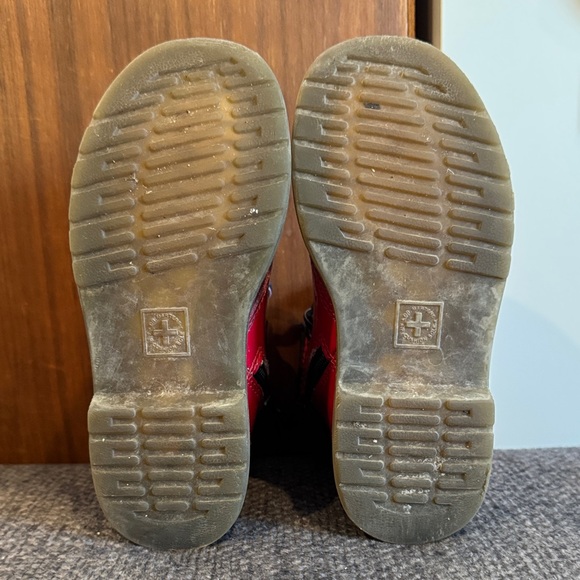 Dr. Martens Delaney red zip up laced patent leather boots - Picture 5 of 8